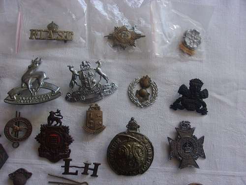 Large lot of over 100 vintage military badges, buttons and insignia for 1 bid
