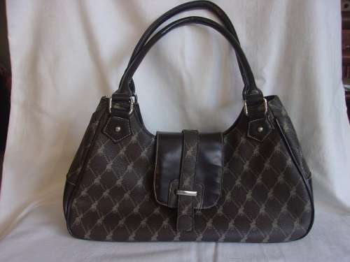 3 Vintage handbags and a purse for 1 bid