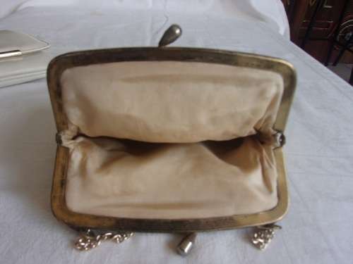 3 Vintage handbags and a purse for 1 bid