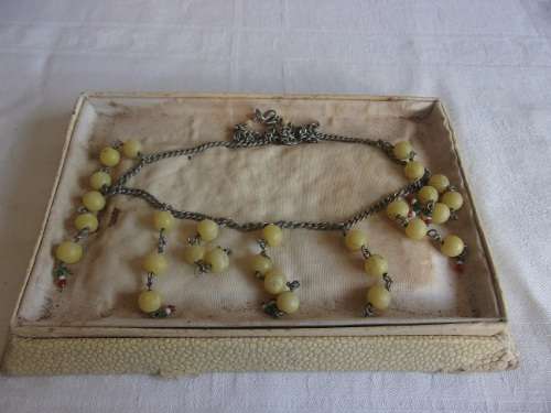 Large lot of vintage women`s and mens costume jewellery for 1 bid