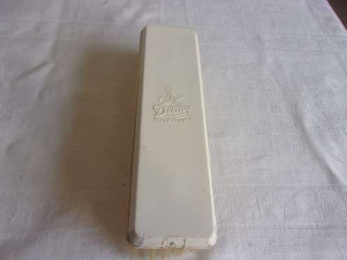 3 Vintage dressing table brushes and 2 hand mirrors for 1 bid