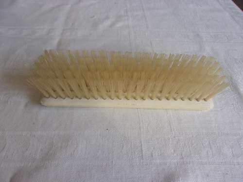 3 Vintage dressing table brushes and 2 hand mirrors for 1 bid