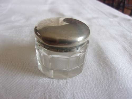 Vintage cased Sterling silver handle/lid manicure set and mirror