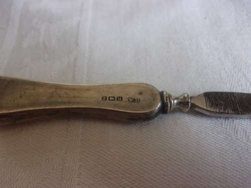 Vintage cased Sterling silver handle/lid manicure set and mirror