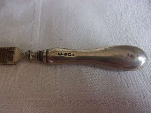 Vintage cased Sterling silver handle/lid manicure set and mirror