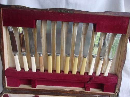 Vintage 52 piece mixed cutlery set in lockable canteen