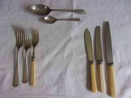 Vintage 52 piece mixed cutlery set in lockable canteen