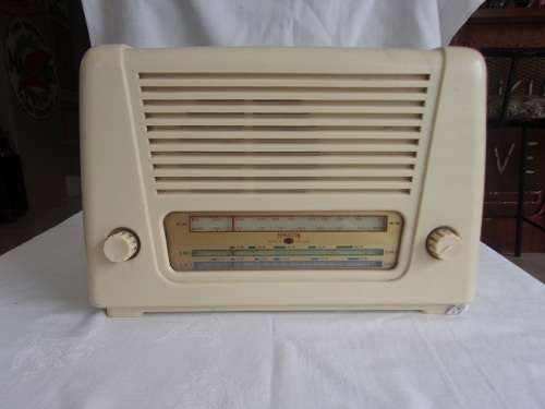 Vintage Ferguson ivory bakelite table valve radio - not tested
