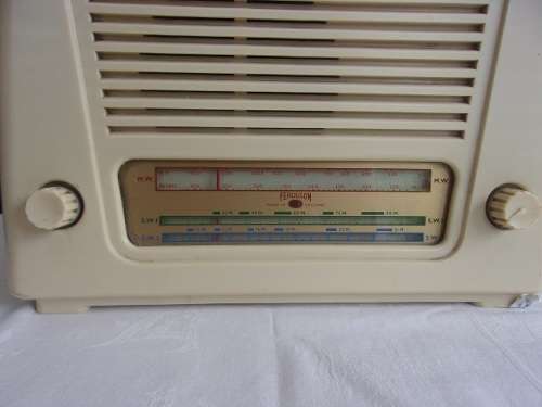 Vintage Ferguson ivory bakelite table valve radio - not tested