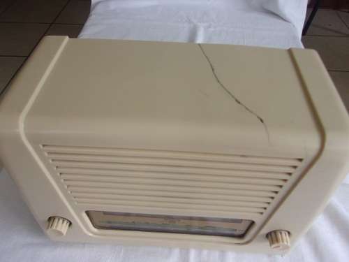 Vintage Ferguson ivory bakelite table valve radio - not tested