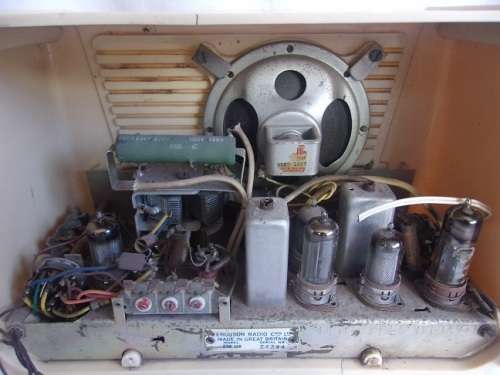 Vintage Ferguson ivory bakelite table valve radio - not tested