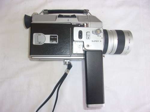 Vintage Canon Auto Zoom 814 movie camera in carry case - untested