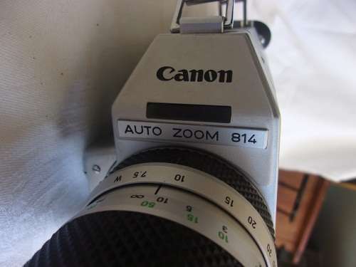 Vintage Canon Auto Zoom 814 movie camera in carry case - untested
