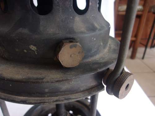Rare WW2 Vapalux Model 300 kerosene pressure lantern for restoration