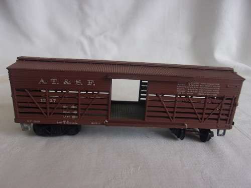 Lot of 12 Athearn HO gauge rolling stock items for 1 bid