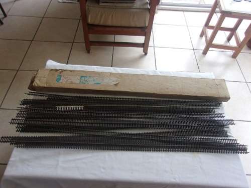Box of 30 PECO Streamline HO gauge tracks - 914mm long