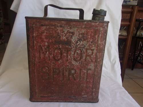 Vintage Vacuum Oil Co. South Africa Ltd 2 Gallon Motor Spirit can with brass cap