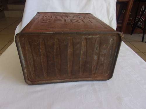 Vintage Vacuum Oil Co. South Africa Ltd 2 Gallon Motor Spirit can with brass cap