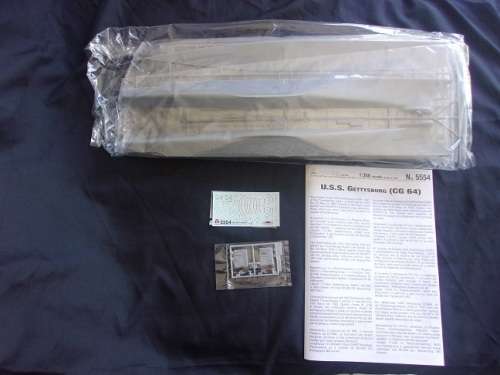 Italeri 1:350 scale U,S.S. Gettysburg model ship - No. 5554