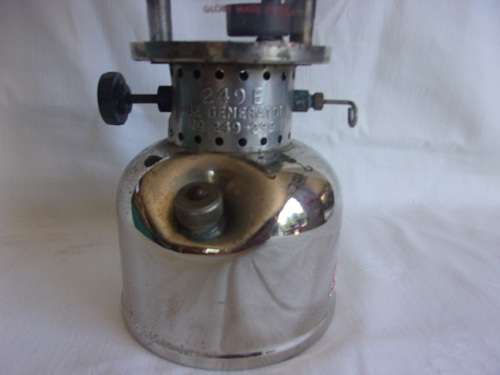 Vintage boxed Coleman 249-E lantern - made in Canada