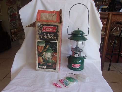 Vintage boxed Coleman 201-700 lantern with spirit bottle & 2 mantle pack