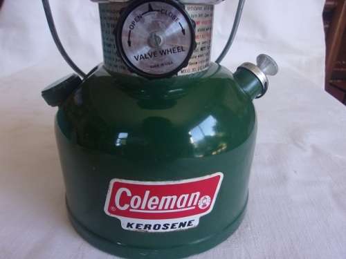Vintage boxed Coleman 201-700 lantern with spirit bottle & 2 mantle pack