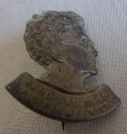 4 Sterling silver WW2 `Sweetheart` pins for 1 bid - quite rare