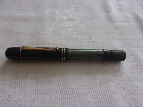 Vintage Pelikan 100 fountain pen with 14k nib - rare pen