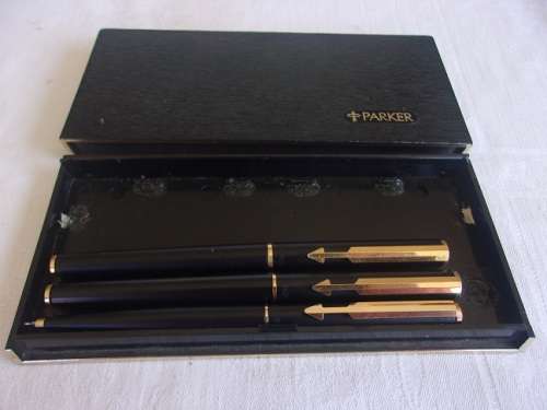 Vintage Parker Arrow black fountain, rollerball pen & pencil set with gold plated trim