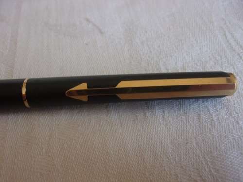 Vintage Parker Arrow black fountain, rollerball pen & pencil set with gold plated trim