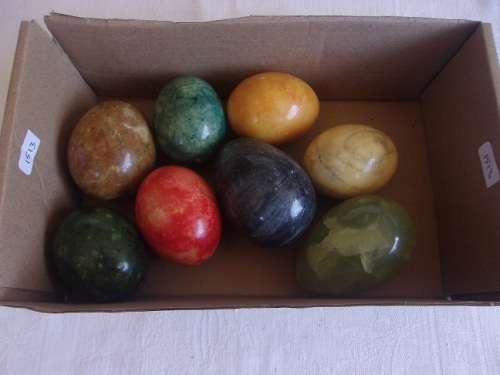 Lot of 8 vintage alabaster eggs for 1 bid