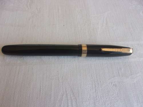 Vintage Waterman`s 515 fountain pen with 14k gold nib - untested