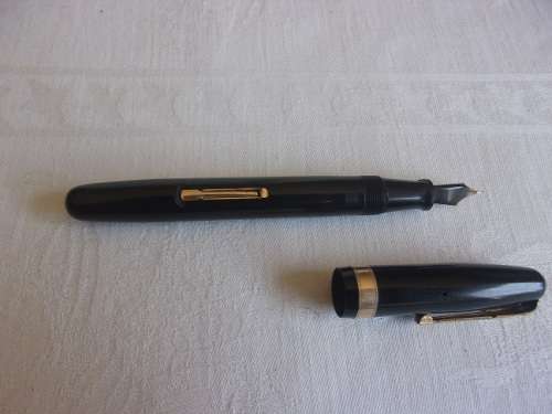 Vintage Waterman`s 515 fountain pen with 14k gold nib - untested