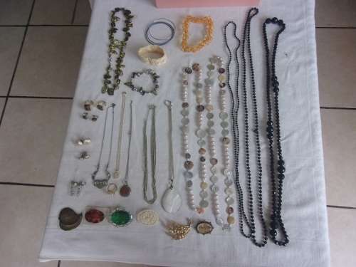 Large lot of vintage costume jewellery in a jewellery box