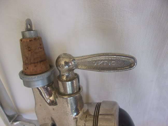 Vintage Gaskell & Chambers Quarter Gill Optic Pearl, scrimshaw and hunting dog head bottle openers