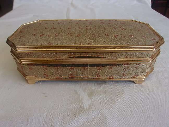 Lot of vintage costume jewellery in a jewellery box