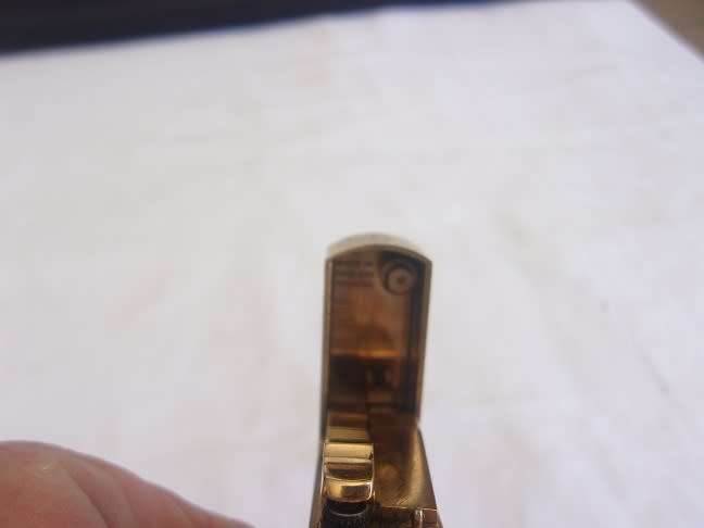 Vintage Dunhill Model 70 gold plated lighter in original box - working
