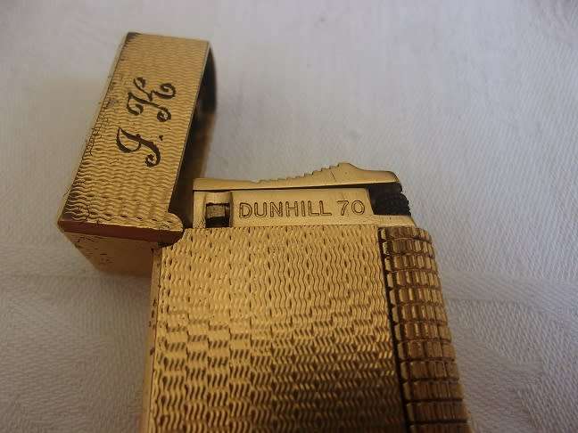 Vintage Dunhill Model 70 gold plated lighter in original box - working
