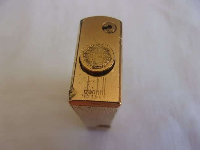 Vintage Dunhill Model 70 gold plated lighter in original box - working