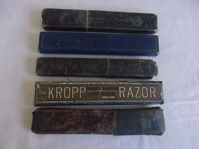Collection of 5 antique/ vintage straight (cut throat) razors for 1 bid