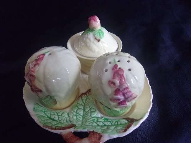 Lot of vintage Carlton Ware porcelain items for 1 bid