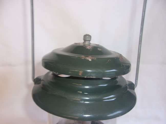 Vintage Coleman Model 214A700 pressure lantern