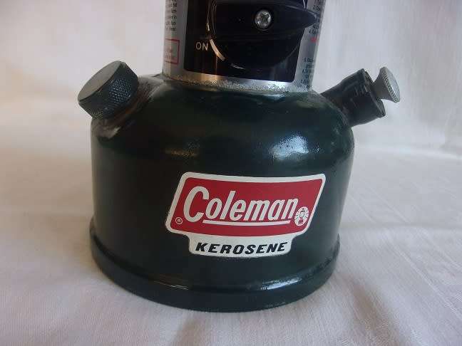 Vintage Coleman Model 214A700 pressure lantern