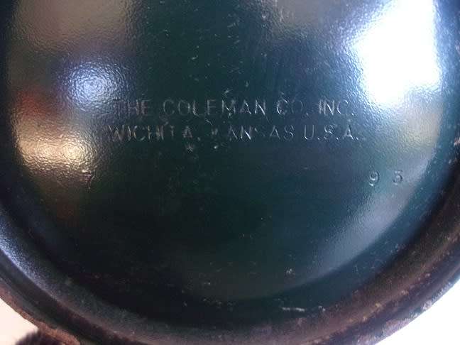 Vintage Coleman Model 214A700 pressure lantern