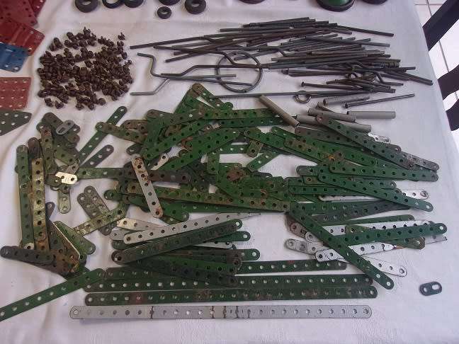 Huge lot of vintage Meccano parts - over 6kg