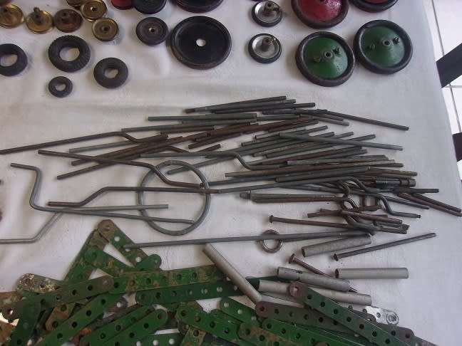 Huge lot of vintage Meccano parts - over 6kg