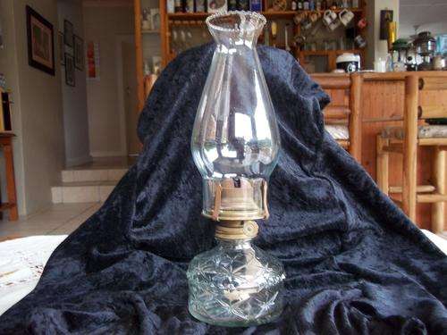 Beautiful old Hazel glass paraffin lamp