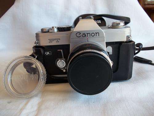 Lot of 2 items - Canon FT QL camera and Canon filter 48mm