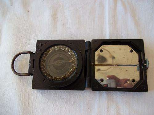 Vintage WW2 T.G. Co. Ltd. field marching compass