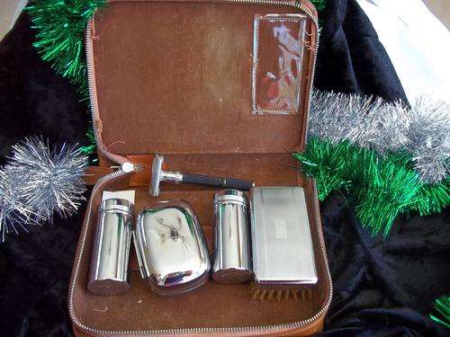 Beautiful old mens grooming set and razor